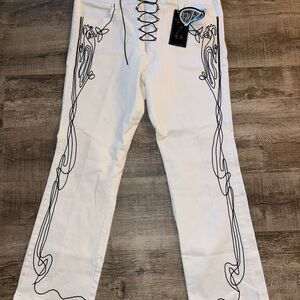 Crest Jeans White Black Embroider And Tie Woman’s NWT Size 19/20 Y2K Vibes Flare